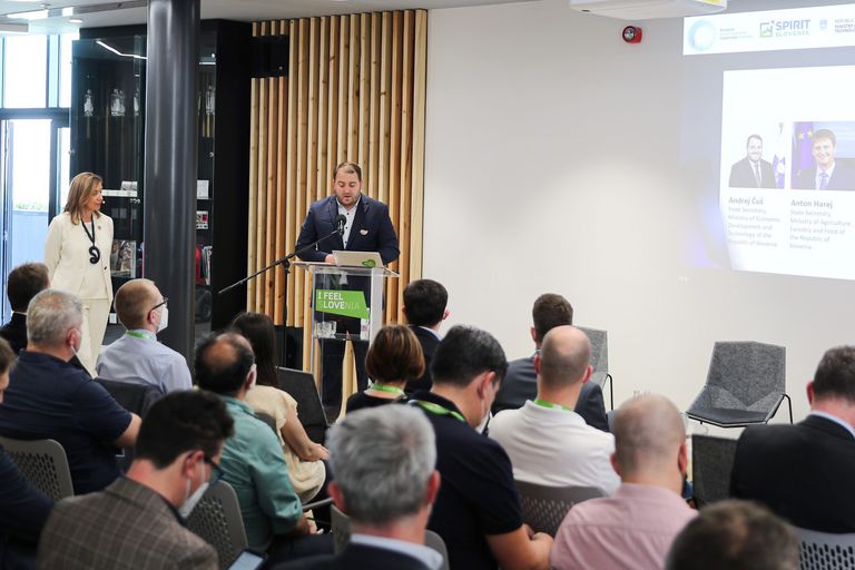 سلوفينيا تكشف عن ثروتها من الخشب في إكسبو 2020 دبي سلوفينيا تكشف عن ثروتها من الخشب في إكسبو 2020 دبي