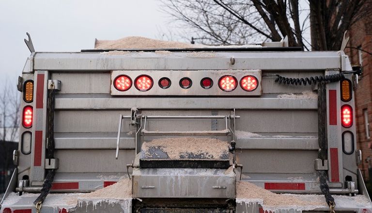 عاصفة ثلجية تجتاح شوق الولايات المتحدة الأمريكية