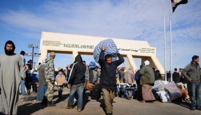 وفد من وزارة العمل الليبية يتابع إجراءات تسهيل سفر العمالة بمقر السفارة بالقاهر 