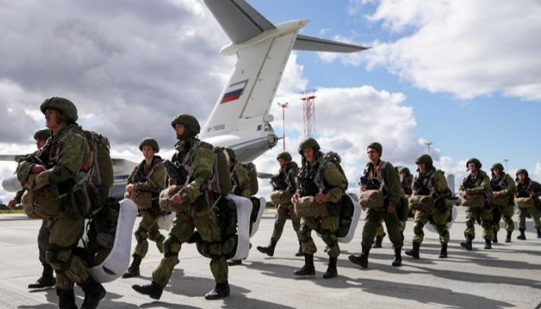 طلائع القوات الروسية تصل بيلاروسيا