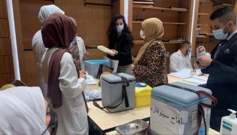 أحد مراكز التطعيم بلقاح كورونا في العراق