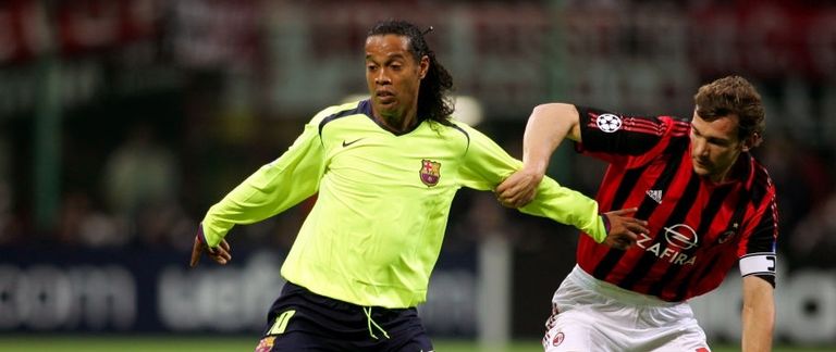 رونالدينيو وشيفا ليونيل ميسي وروبرت ليفاندوفسكي