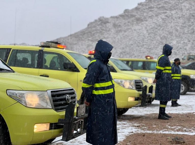 الثلوج تغطي المناطق الجبلية في السعودية