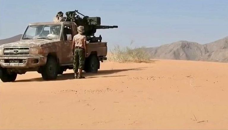 دورية عسكرية للجيش اليمني في خب الشعف بالجوف