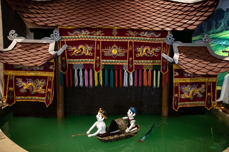 جانب من العرض الفني الفيتنامي في إكسبو دبي