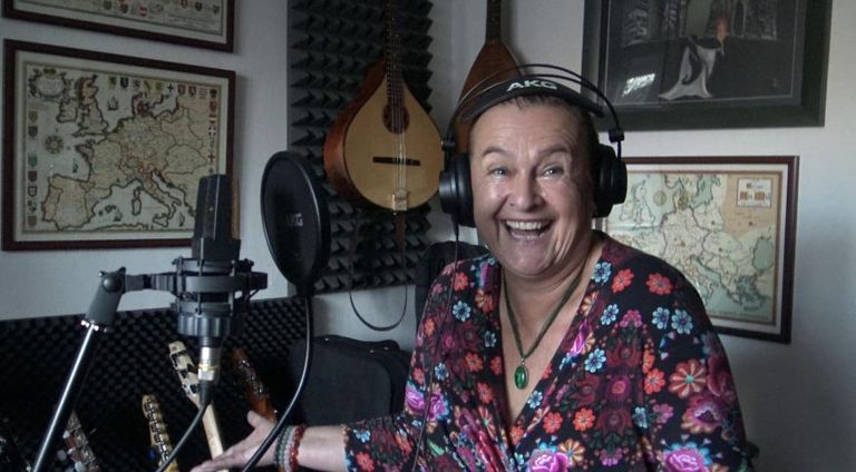 المغنية التشيكية هانا هوركا