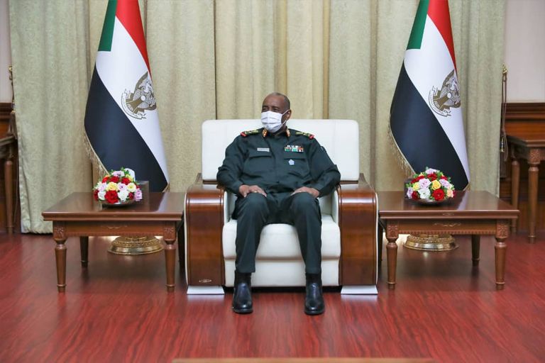 البرهان خلال لقاء الوفد الأمريكي البرهان خلال لقاء الوفد الأمريكي