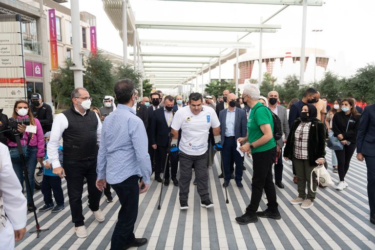 الرياضي مايكل حدّاد يتقدم مسيرة إكسبو 2020 للعمل المناخي