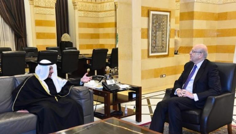 جانب من لقاء وزير الخارجية الكويتي ورئيس وزراء لبنان