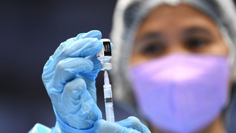 متغير أوميكرون يتميز بسرعة الانتشار