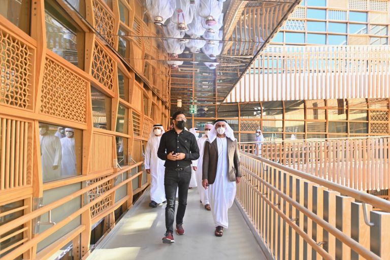 الفريق الشيخ سيف بن زايد آل نهيان يزور جناح المغرب الفريق الشيخ سيف بن زايد آل نهيان يزور جناح المغرب