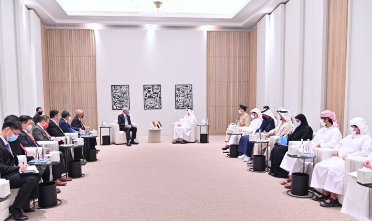 الفريق الشيخ سيف بن زايد آل نهيان يلتقي كبير الوزراء والوزير المنسق للأمن القومي السنغافوري في إكسبو 2020 دبي الفريق الشيخ سيف بن زايد آل نهيان يزور جناح المغرب