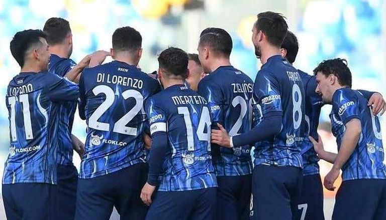 فريق نابولي نابولي ضد سالرنيتانا في الدوري الإيطالي