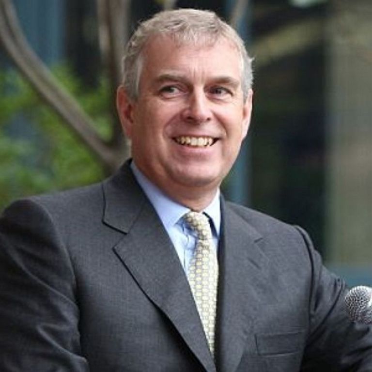 صورة تجمع العائلة المالكة