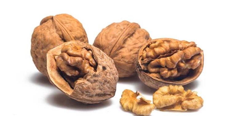 المكسرات تعمل على توسيع الشرايين والأوعية الدموية- أرشيفية