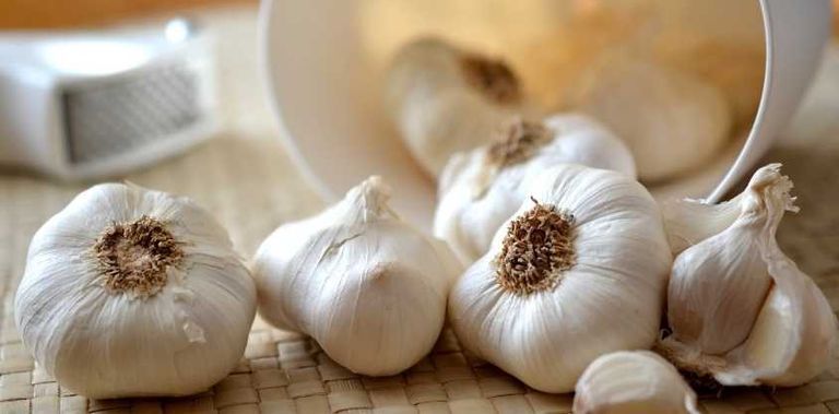 المكسرات تعمل على توسيع الشرايين والأوعية الدموية- أرشيفية