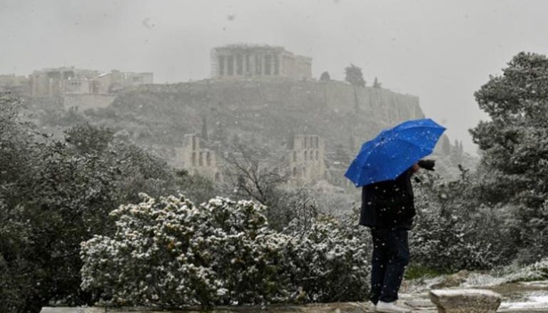 الثلوج تكسو اليونان