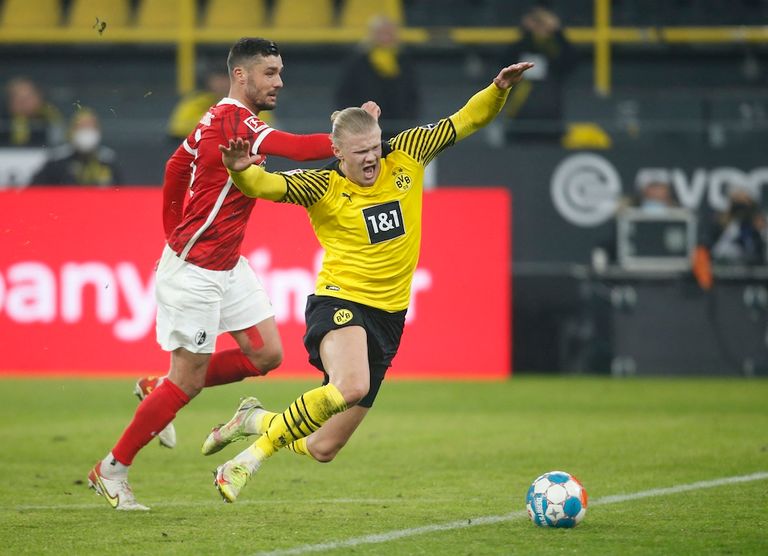 إيرلينج هالاند مهاجم بروسيا دورتموند