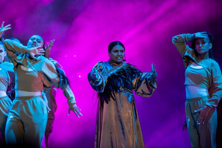 جانب من العرض الفني في إكسبو دبي