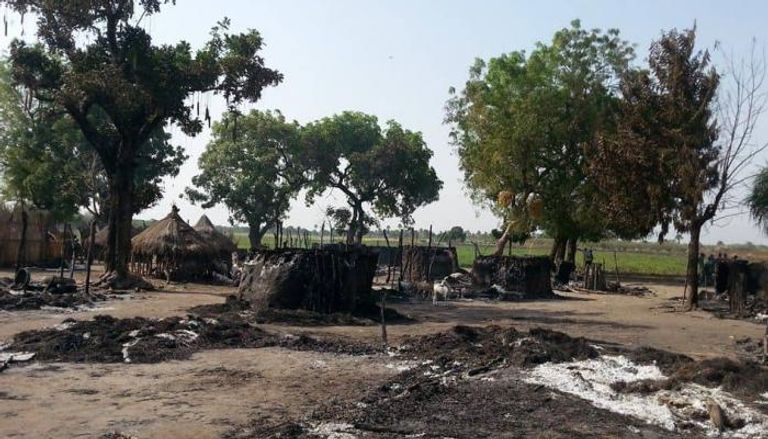 آثار هجوم على إحدى القرى بجونقلي