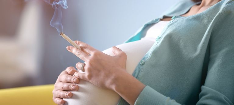 التدخين أثناء الحمل يؤثر على الجنين في مرحلة البلوغ