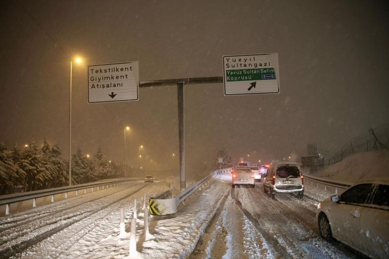 مدينة إسطنبول تستسلم للزائر الأبيض
