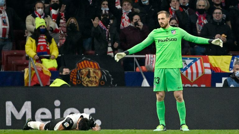 يان أوبلاك برشلونة ضد أتلتيكو مدريد