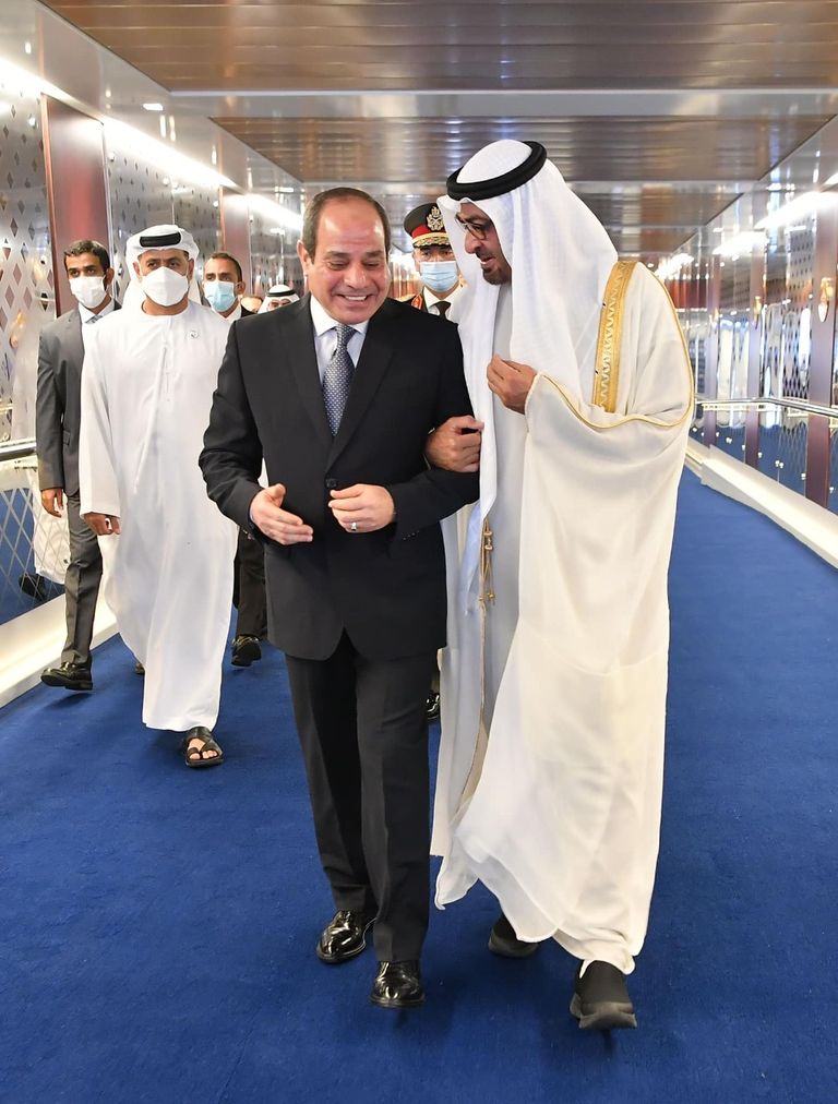 الشيخ محمد بن زايد آل نهيان لدى استقباله الرئيس عبد الفتاح السيسي