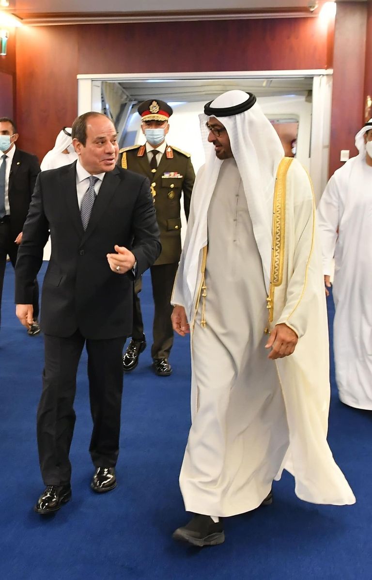 الشيخ محمد بن زايد آل نهيان لدى استقباله الرئيس عبد الفتاح السيسي