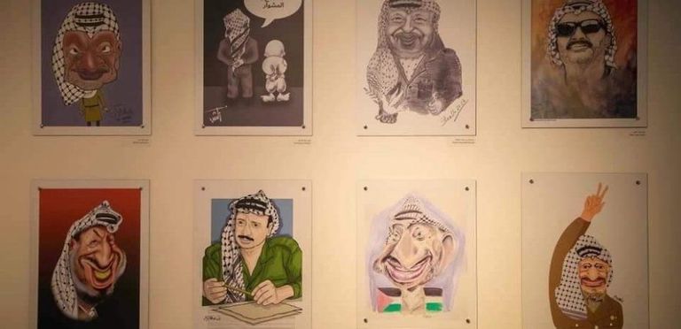 رئيس الوزراء الفلسطيني خلال افتتاحه المعرض