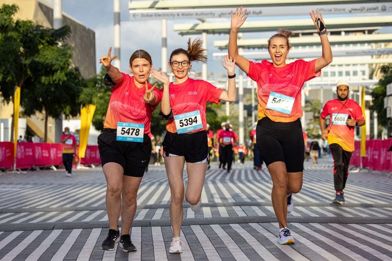 فتاة تمارس اليوجا