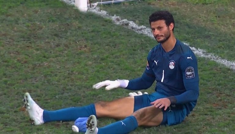 إصابة محمد الشناوي حارس منتخب مصر أمام كوت ديفوار محمد الشناوي ومحمد أبوجبل بعد مباراة مصر وكوت ديفوار