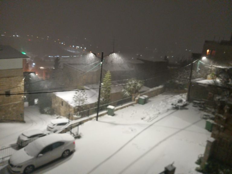 الثلوج بالقدس مساء الأربعاء