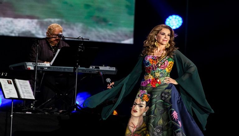 المطربة المكسيكية غوادالوبي بينيدا 