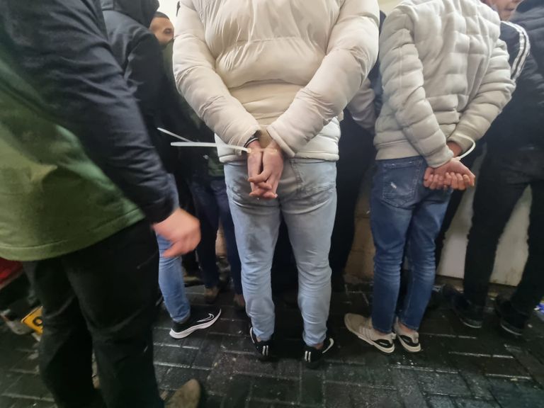 اعتقالات إسرائيلية ليلية لشبان فلسطينيين