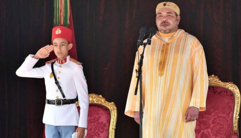 العاهل المغربي الملك محمد السادس رفقة ولي العهد وشقيقه - أرشيفية