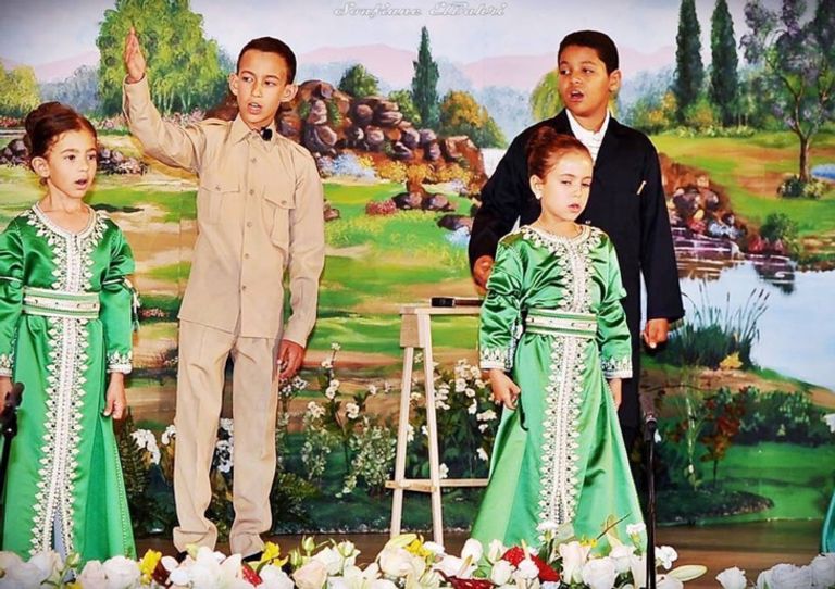 العاهل المغربي الملك محمد السادس رفقة ولي العهد وشقيقه - أرشيفية