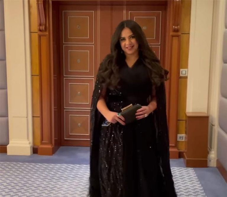 دنيا سمير غانم وشقيقتها إيمي مع بوسي شلبي