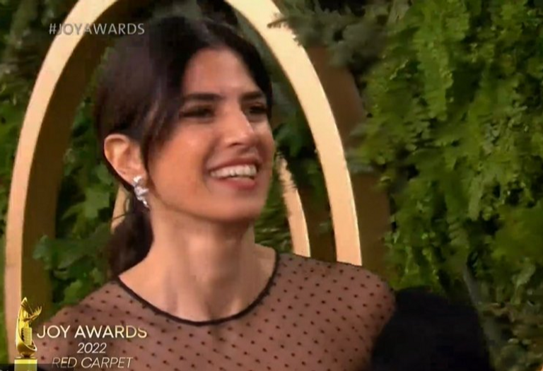 دنيا سمير غانم وشقيقتها إيمي مع بوسي شلبي