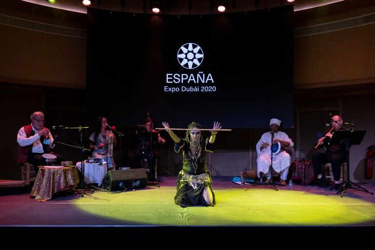 جانب من عرض فرقة ميوزيكا أنتيجوا في إكسبو 2020 دبي