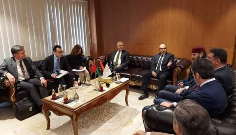 جانب من زيارة السفير التركي لدى ليبيا كنعان يلمز  إلى بنغازي. 