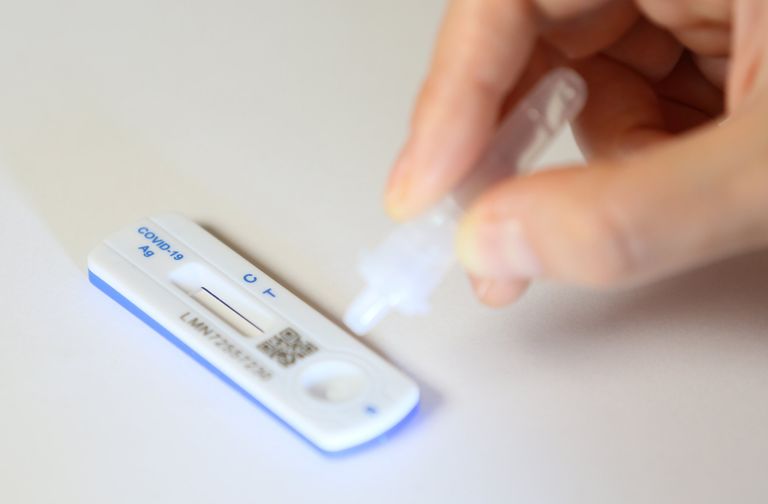 سيدة مصابة بفيروس كورونا- أرشيفية