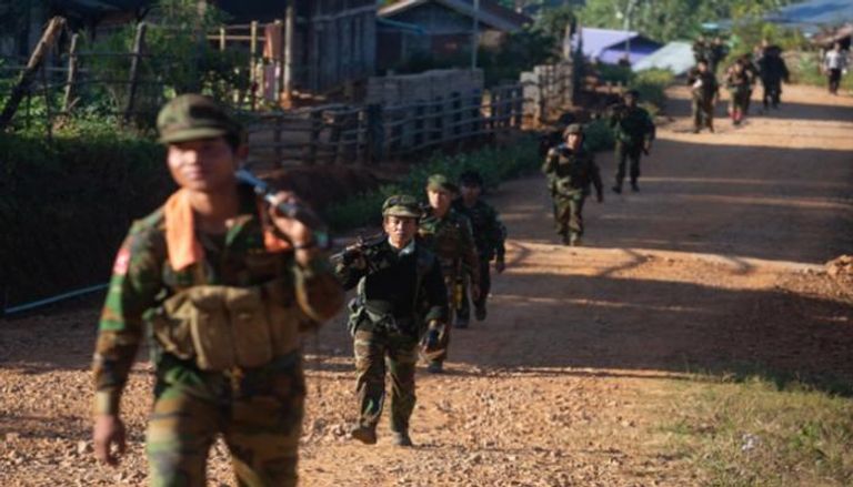 جنود تابعون للجيش في ميانمار