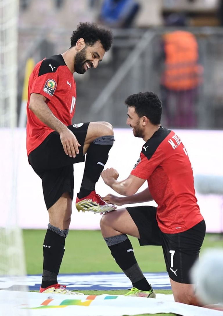 صور وفيديو.. احتفال استثنائي بين صلاح وتريزيجيه في كأس أمم أفريقيا