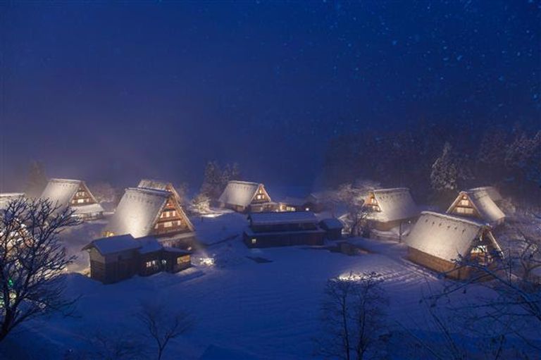 البياض يكسي معظم أنحاء اليابان في الشتاء