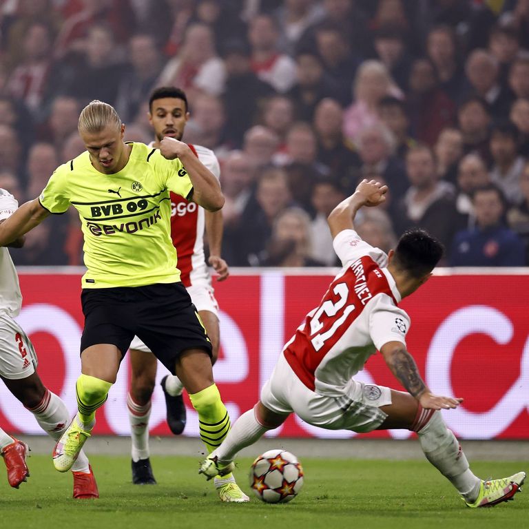 إيرلينج هالاند ضد ليساندرو مارتينيز في آخر مواجهة بينهما قبل ديربي مانشستر