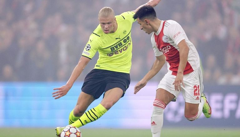 إيرلينج هالاند ضد ليساندرو مارتينيز في آخر مواجهة بينهما قبل ديربي مانشستر