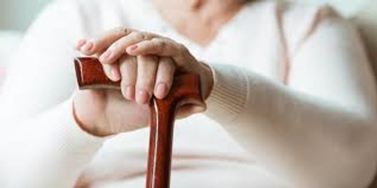 العالم يحتفل بيوم المسنين في 1 أكتوبر/ تشرين الأول من كل عام