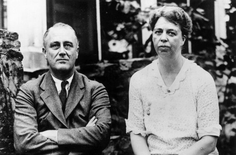 صورة نادرة بالألوان للرئيس روزفلت وزوجته