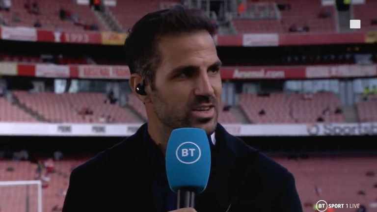 سيسك فابريجاس محلل بي تي سبورت سيسك فابريجاس بقميص كومو